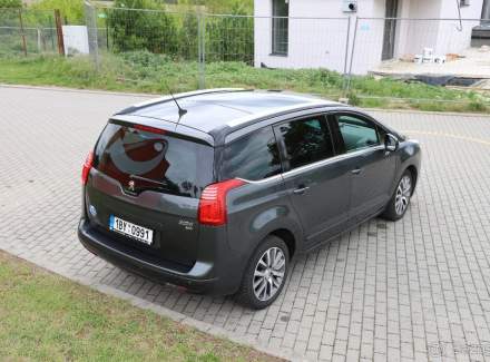 Peugeot - 5008