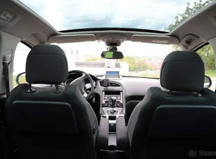 Peugeot - 5008