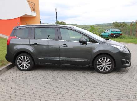 Peugeot - 5008