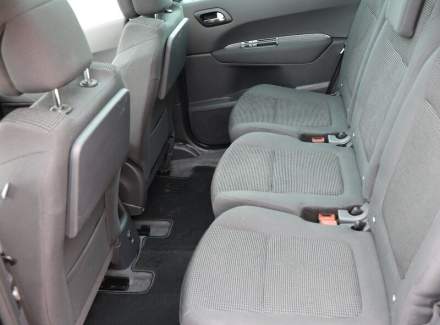 Peugeot - 5008