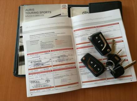 Toyota - Auris