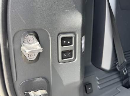 Land Rover - Defender