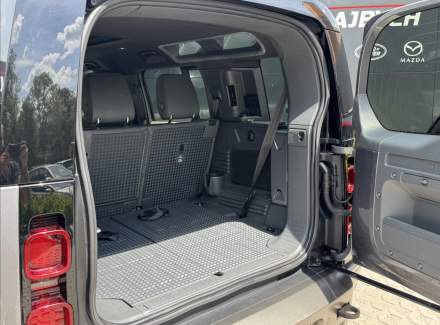 Land Rover - Defender