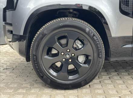 Land Rover - Defender