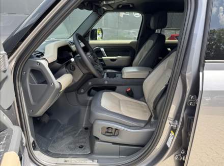 Land Rover - Defender
