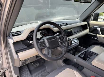 Land Rover - Defender