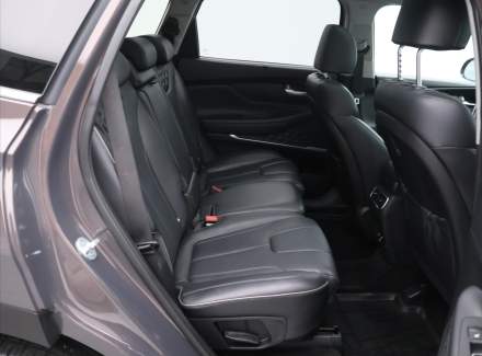 Hyundai - Santa FE