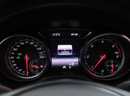 Mercedes-Benz - CLA
