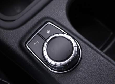 Mercedes-Benz - CLA