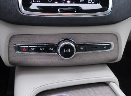 Volvo - XC90