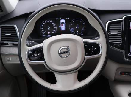 Volvo - XC90