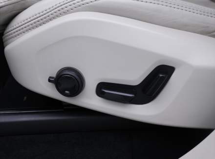 Volvo - XC90