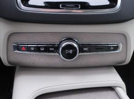 Volvo - XC90