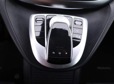 Mercedes-Benz - V-class