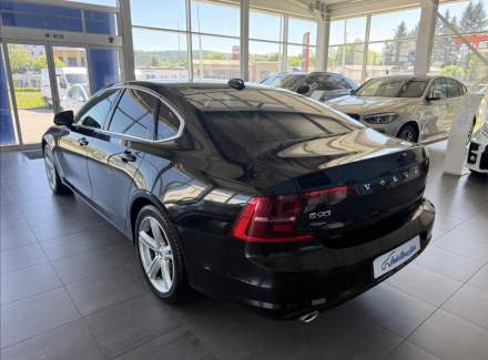 Volvo - S90