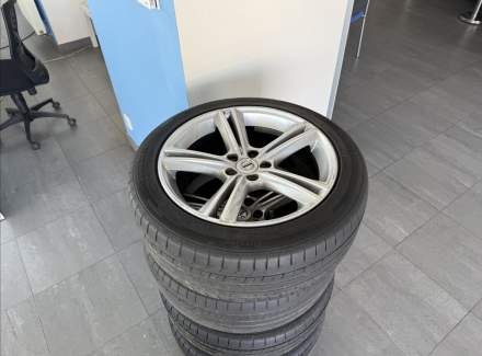 Volvo - S90