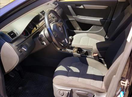 Volkswagen - Passat