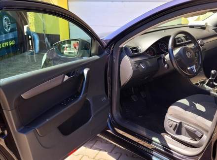 Volkswagen - Passat