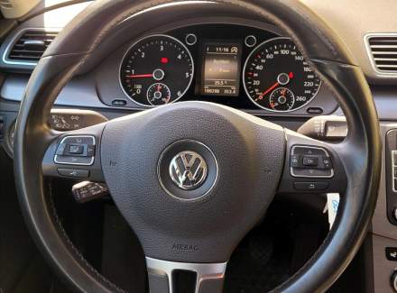 Volkswagen - Passat
