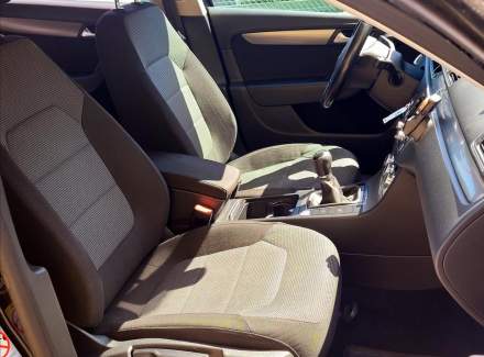 Volkswagen - Passat