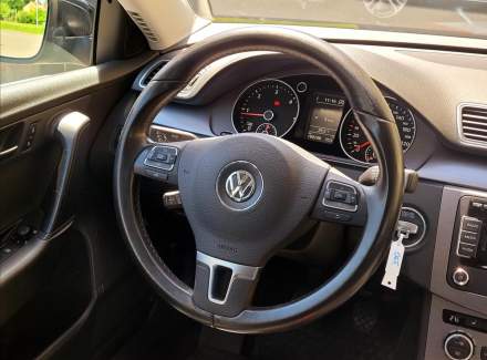 Volkswagen - Passat