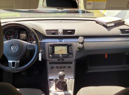Volkswagen - Passat