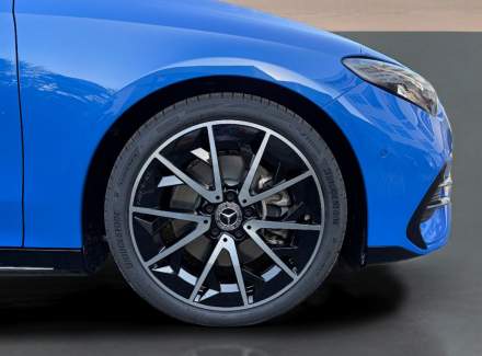 Mercedes-Benz - CLA
