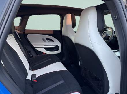 Mercedes-Benz - CLA