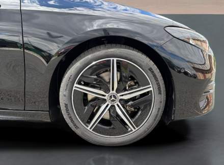 Mercedes-Benz - CLA