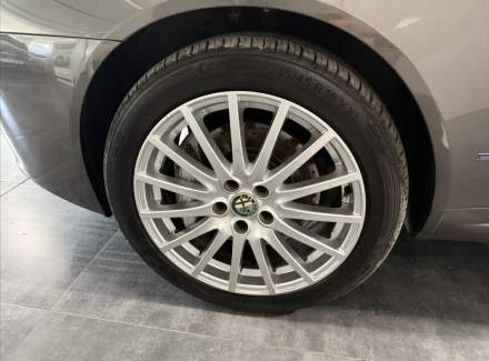 Alfa Romeo - 159