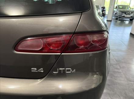 Alfa Romeo - 159