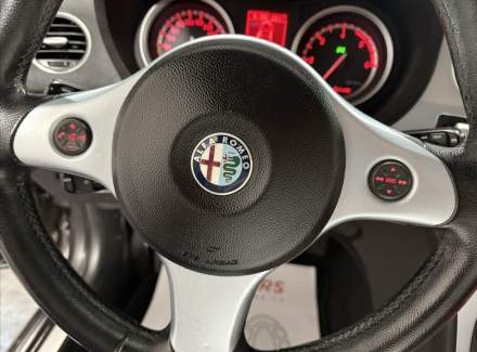 Alfa Romeo - 159