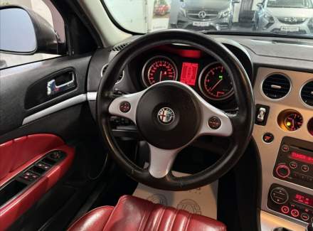 Alfa Romeo - 159