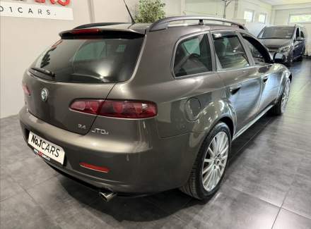 Alfa Romeo - 159