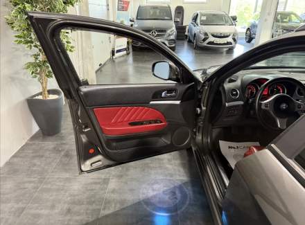Alfa Romeo - 159