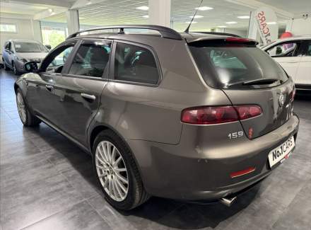 Alfa Romeo - 159