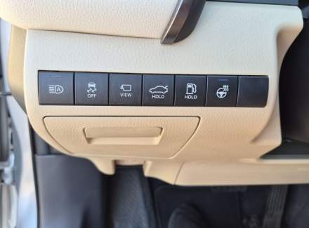 Toyota - Camry