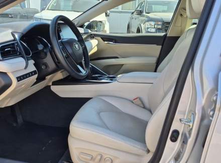 Toyota - Camry