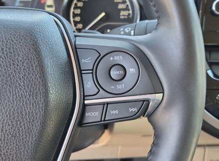 Toyota - Camry