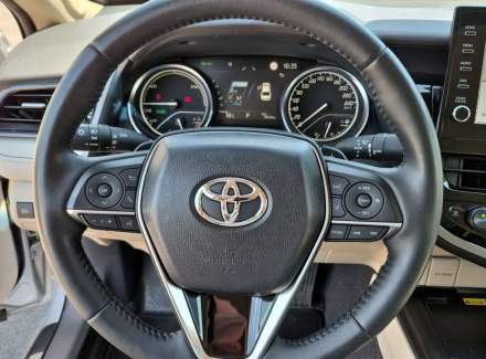 Toyota - Camry
