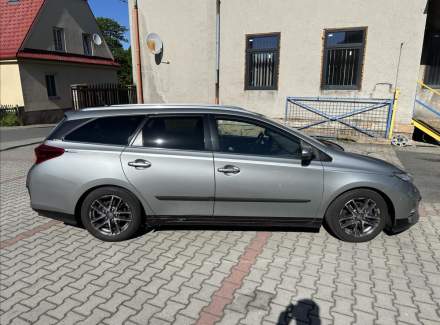 Toyota - Auris