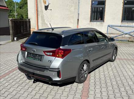 Toyota - Auris