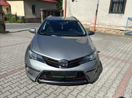 Toyota - Auris