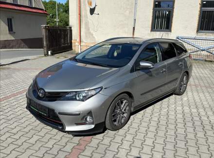 Toyota - Auris