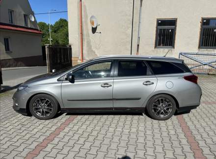 Toyota - Auris