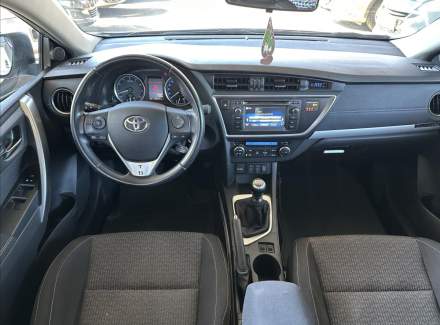 Toyota - Auris