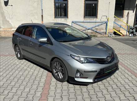 Toyota - Auris