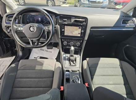 Volkswagen - Golf