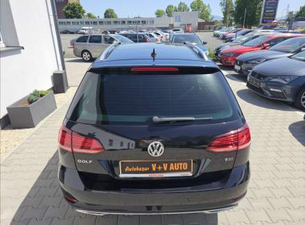 Volkswagen - Golf