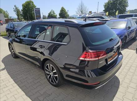 Volkswagen - Golf